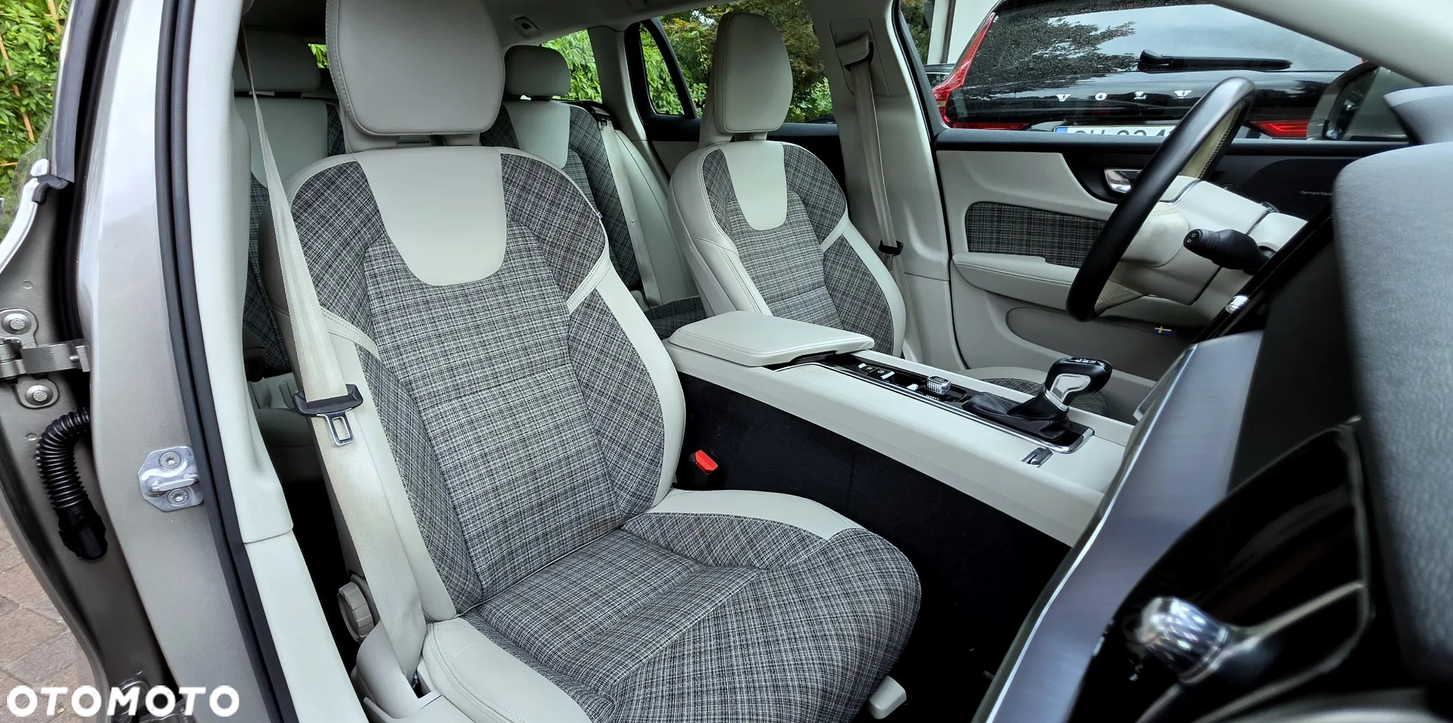 Volvo V60 T4 Momentum Pro - 7