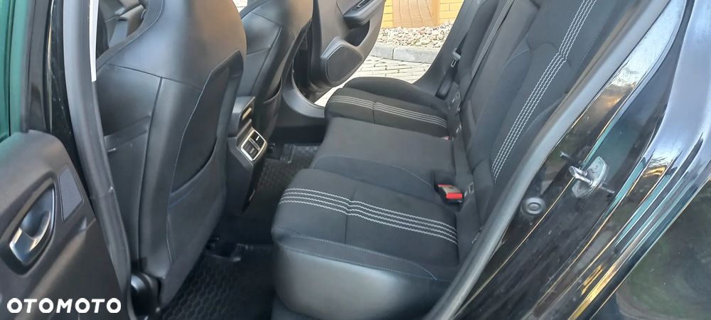 Renault Megane Grandtour TCe 160 GPF GT LINE - 9