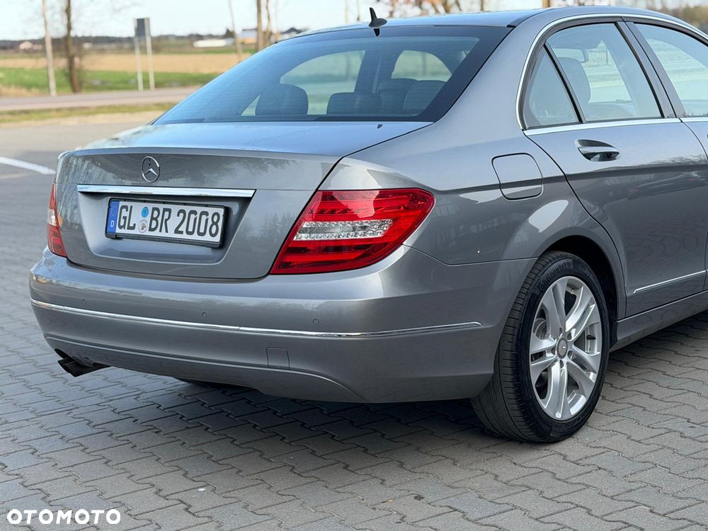 Mercedes-Benz Klasa C 180 CGI BlueEFFICIENCY Avantgarde - 24