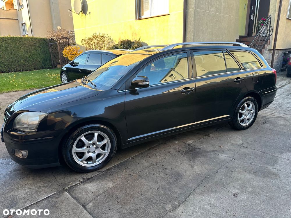 Toyota Avensis 2.0 VVT-i Combi Executive - 3