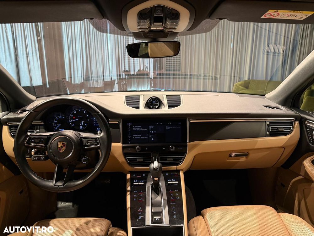 Porsche Macan T - 24