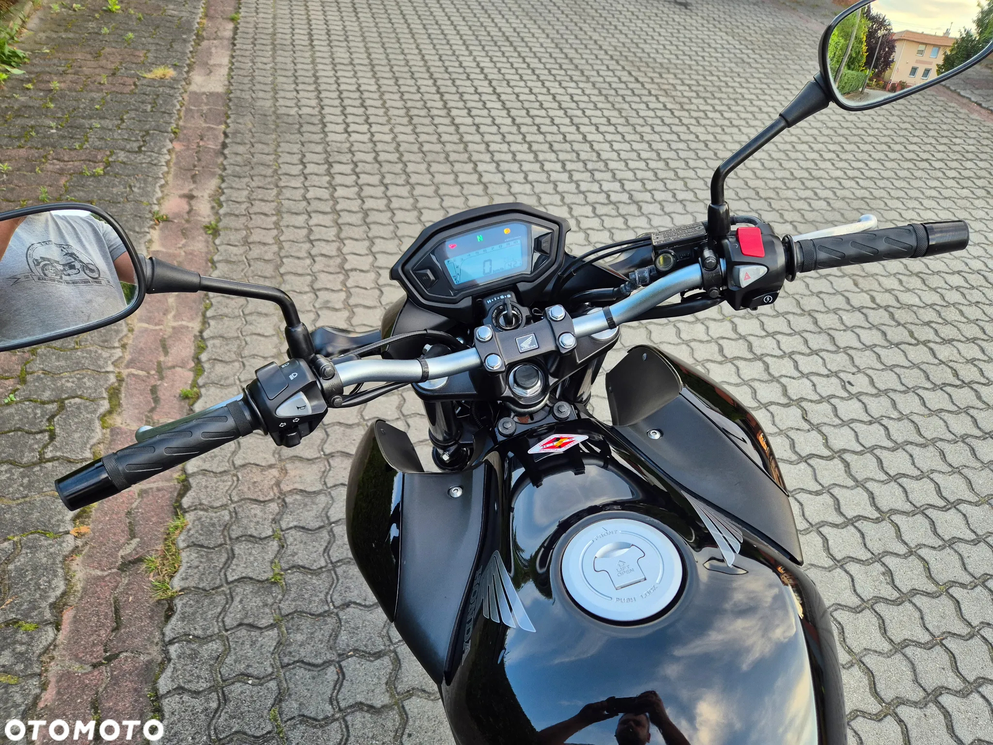 Honda CB - 8