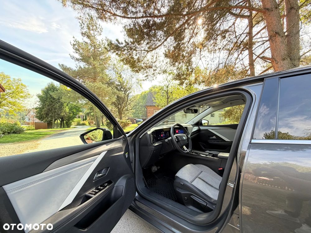 Opel Astra 1.2 T Elegance S&S - 13