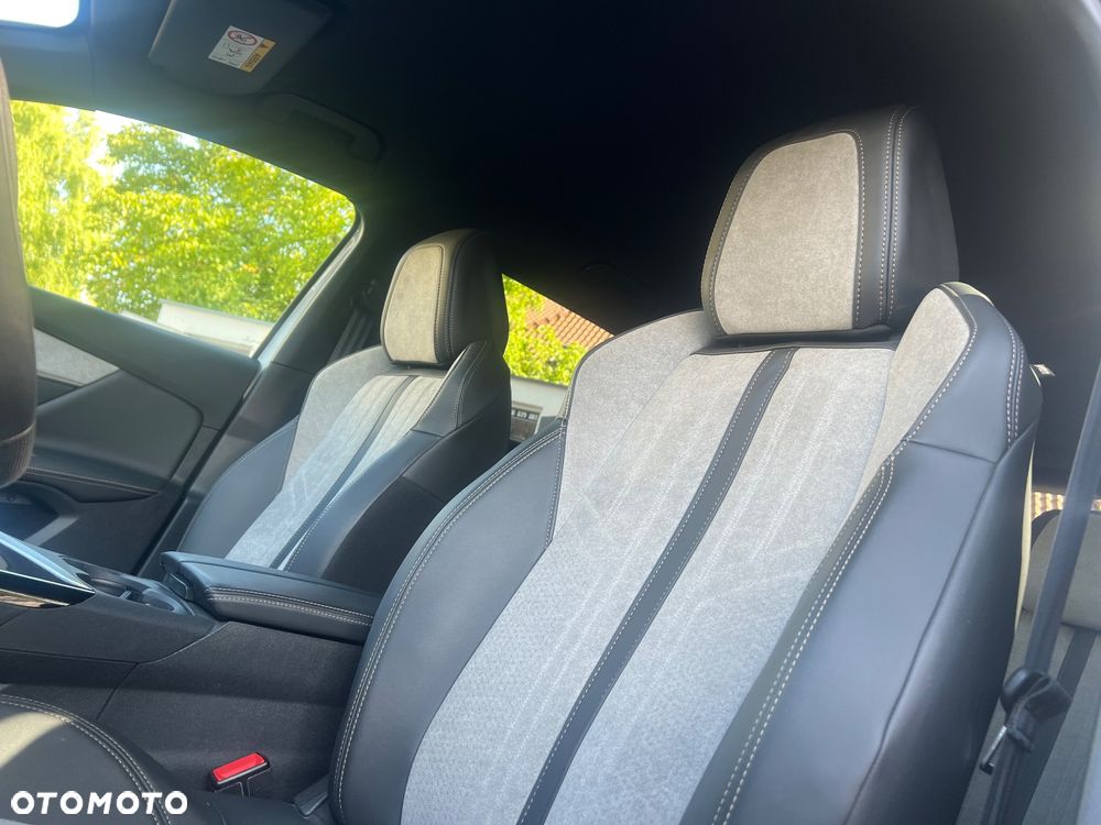 Peugeot 3008 Plug-In Hybrid 225 e-EAT8 GT - 19