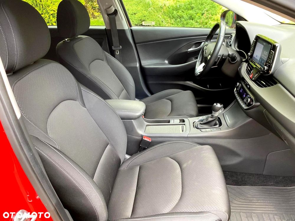 Hyundai i30 1.4 T-GDI DCT Family+ - 26