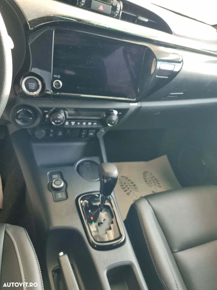 Toyota Hilux 2.8D 204CP 4x4 Double Cab AT MHEV Invincible Color Edition (6Y2) - 7