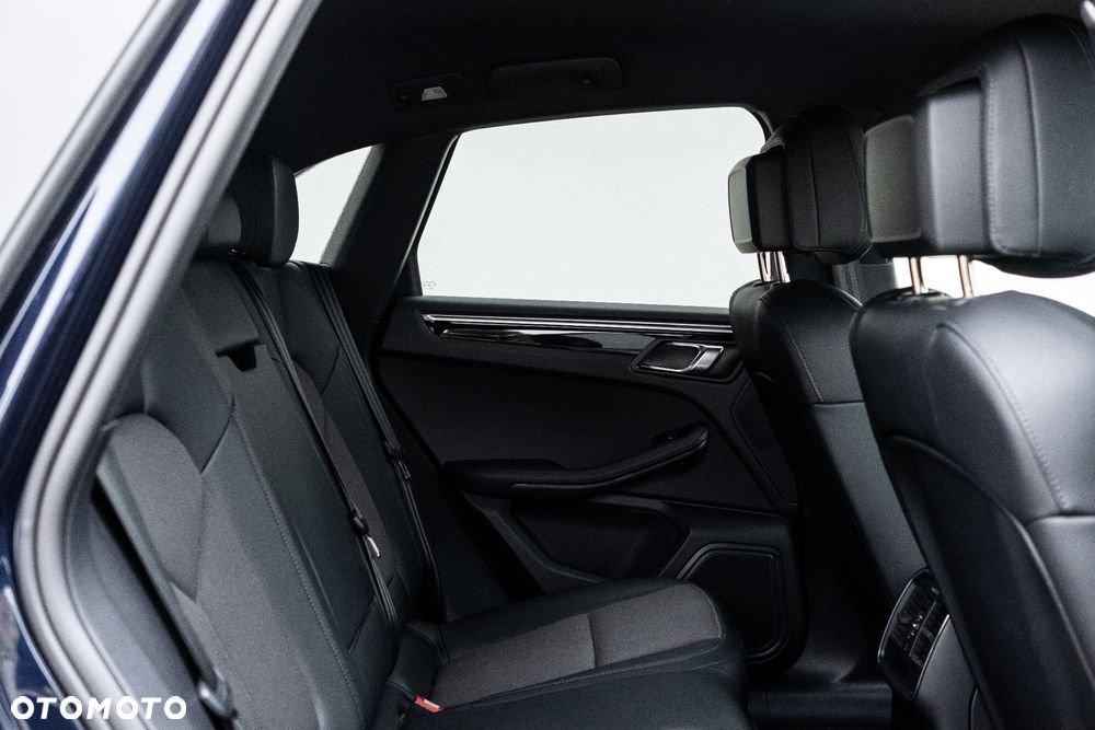 Porsche Macan S - 25