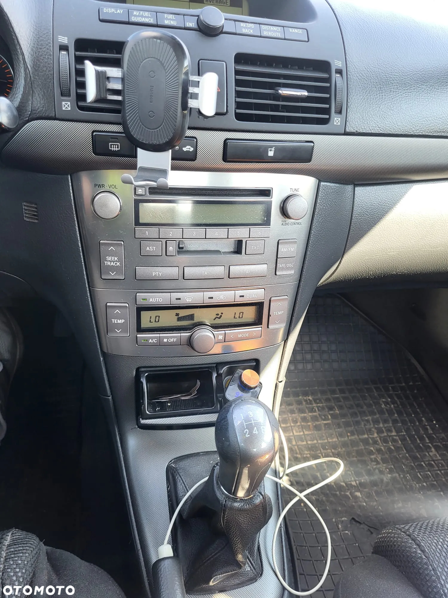 Toyota Avensis 2.0 D-4D - 6