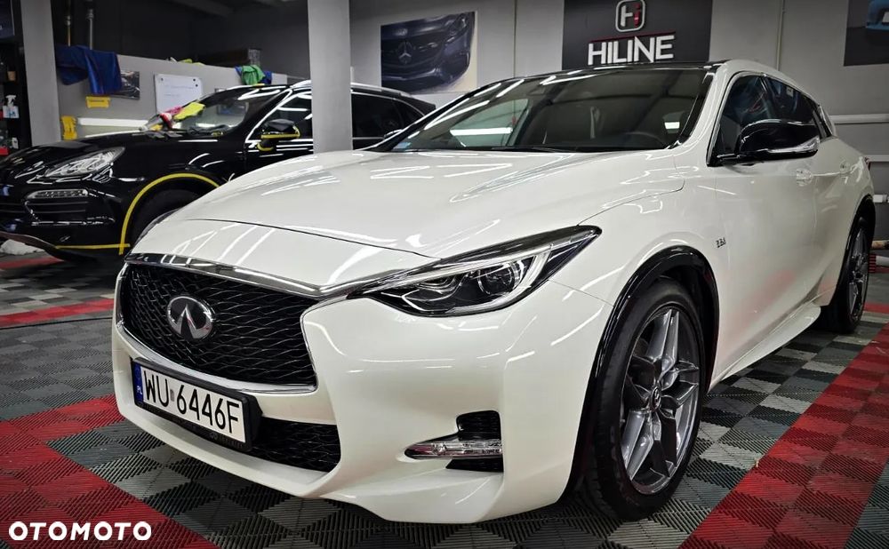 Infiniti Q30 2.2d Premium Tech Gallery White AWD 7DCT - 2