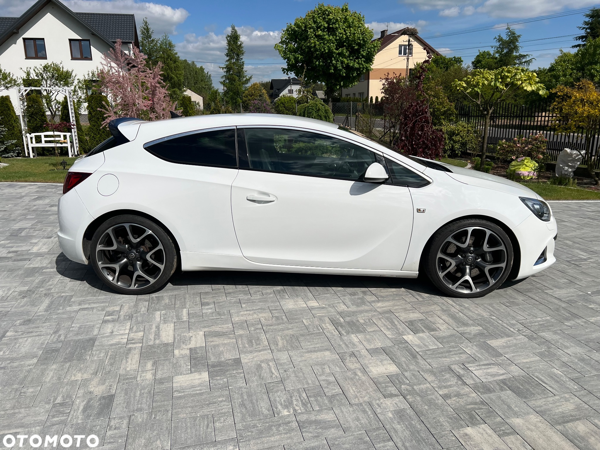 Opel Astra IV GTC OPC - 5