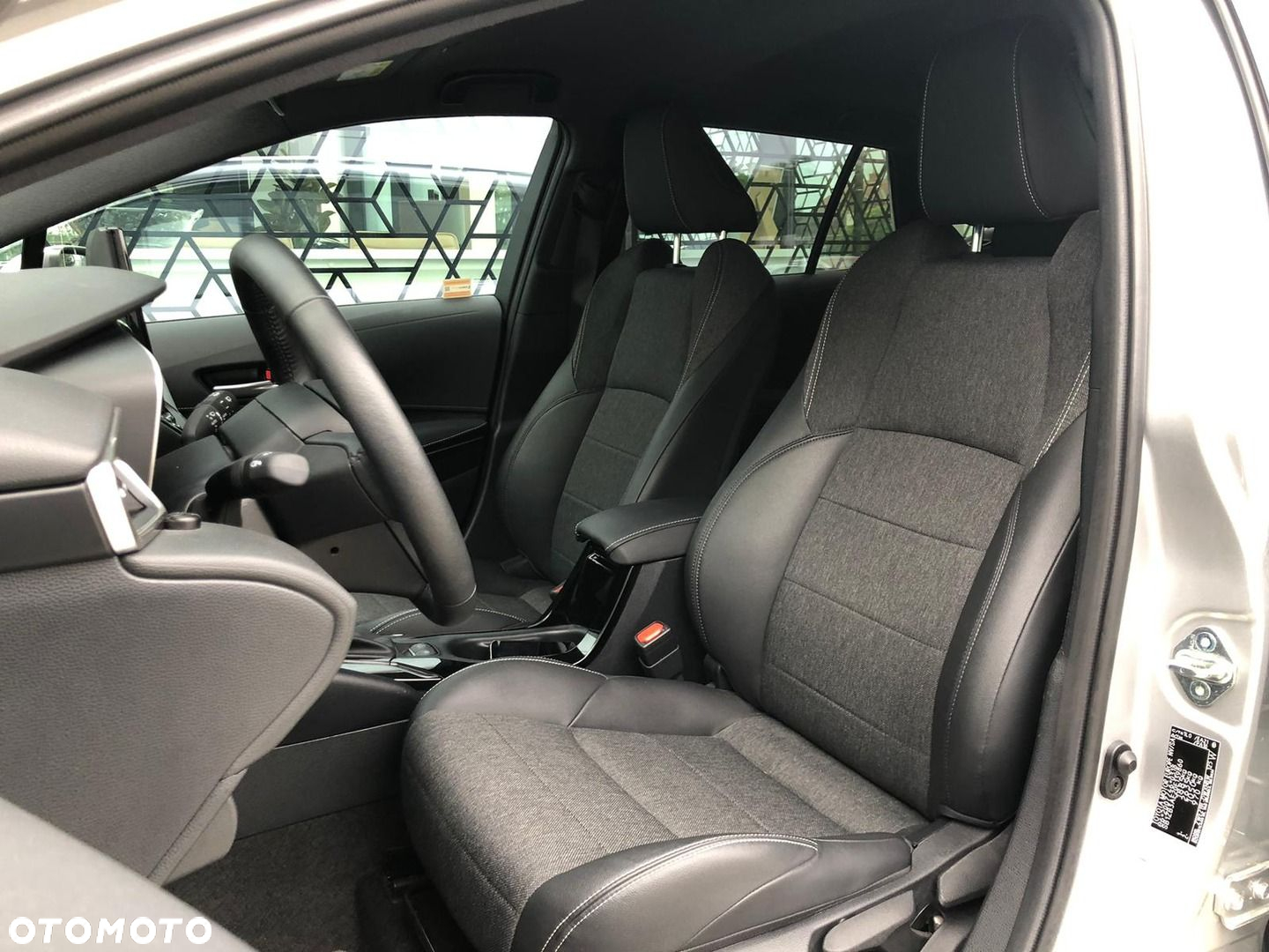Toyota Corolla 1.8 Hybrid Style - 31