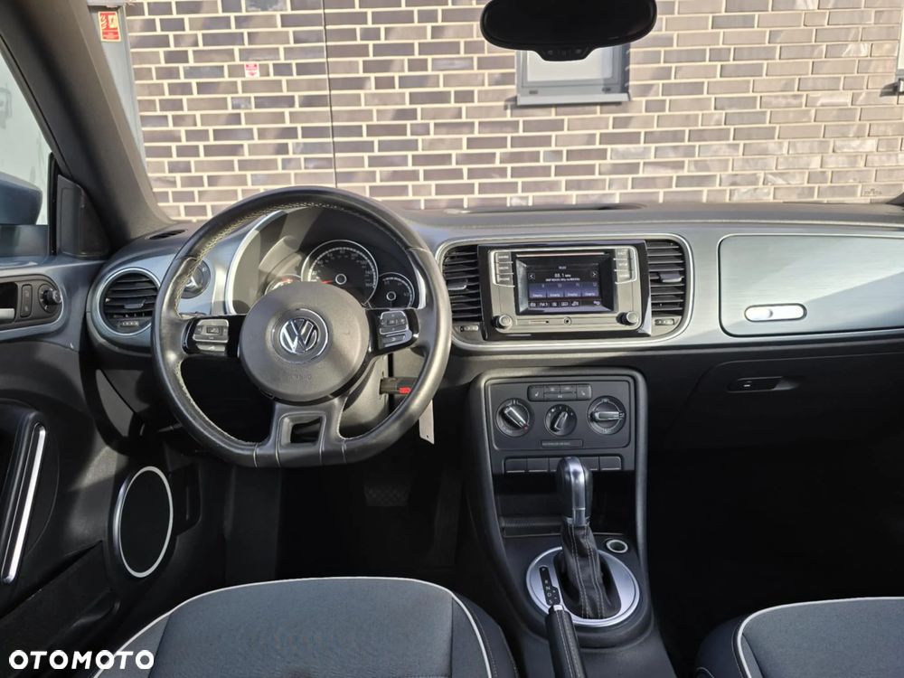 Volkswagen New Beetle - 32