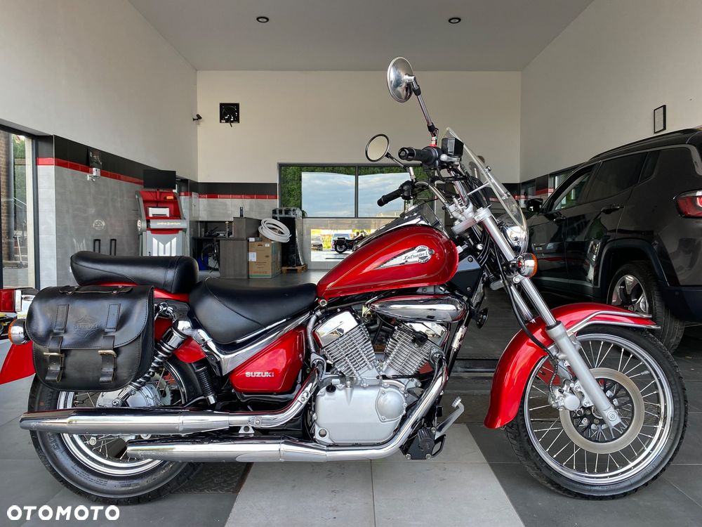 Suzuki Intruder