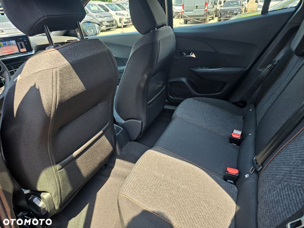 Peugeot 2008 - 12