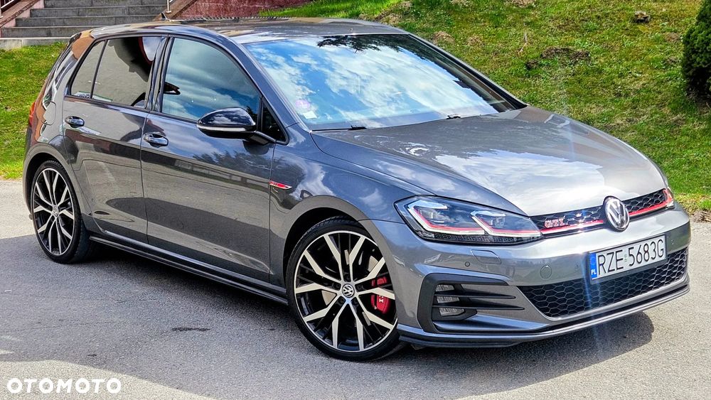 Volkswagen Golf GTI (BlueMotion Technology) DSG Performance - 21