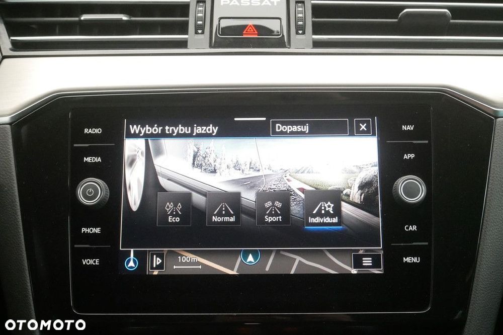 Volkswagen Passat Variant 2.0 TSI Elegance DSG - 24