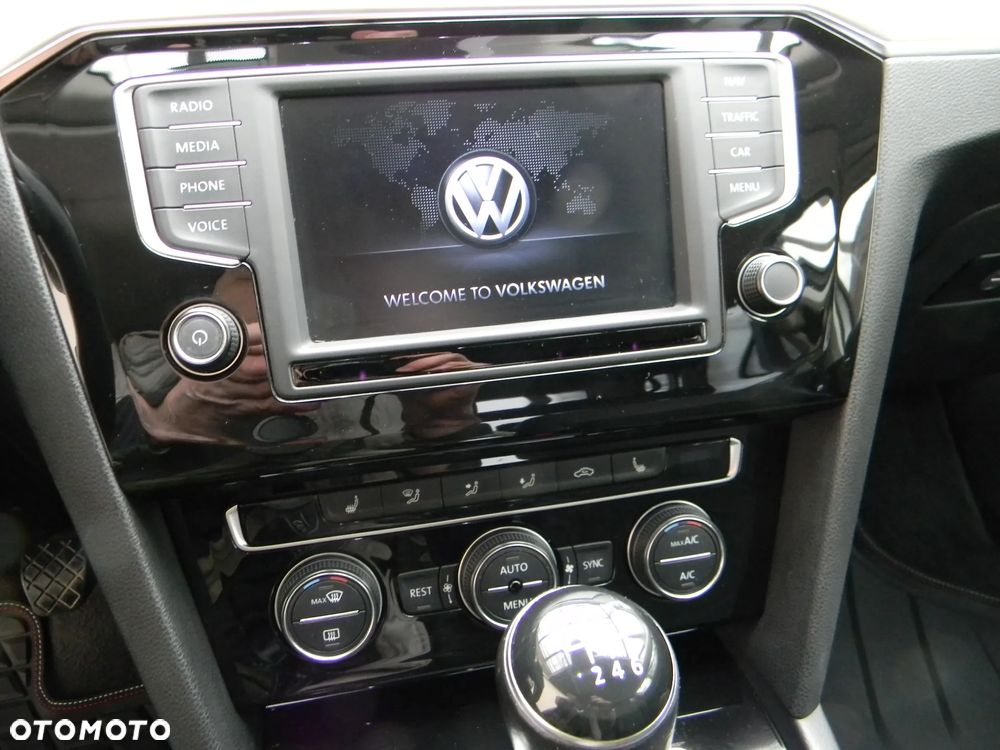 Volkswagen Passat 1.8 TSI BMT Comfortline - 19