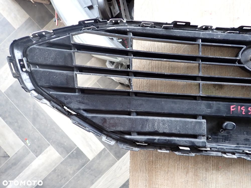 FORD FIESTA MK8 LIFT GRILL ATRAPA NX7B-8200-A - 8