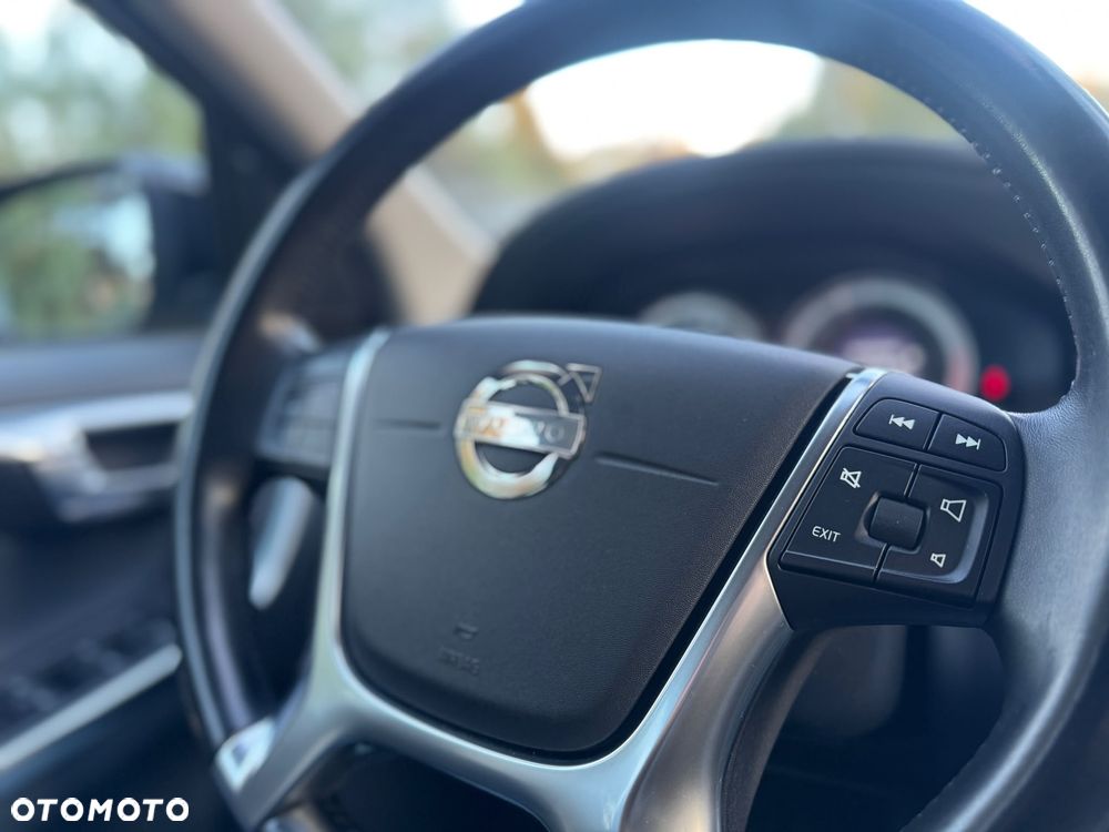 Volvo XC 60 D5 AWD Edition Pro - 19