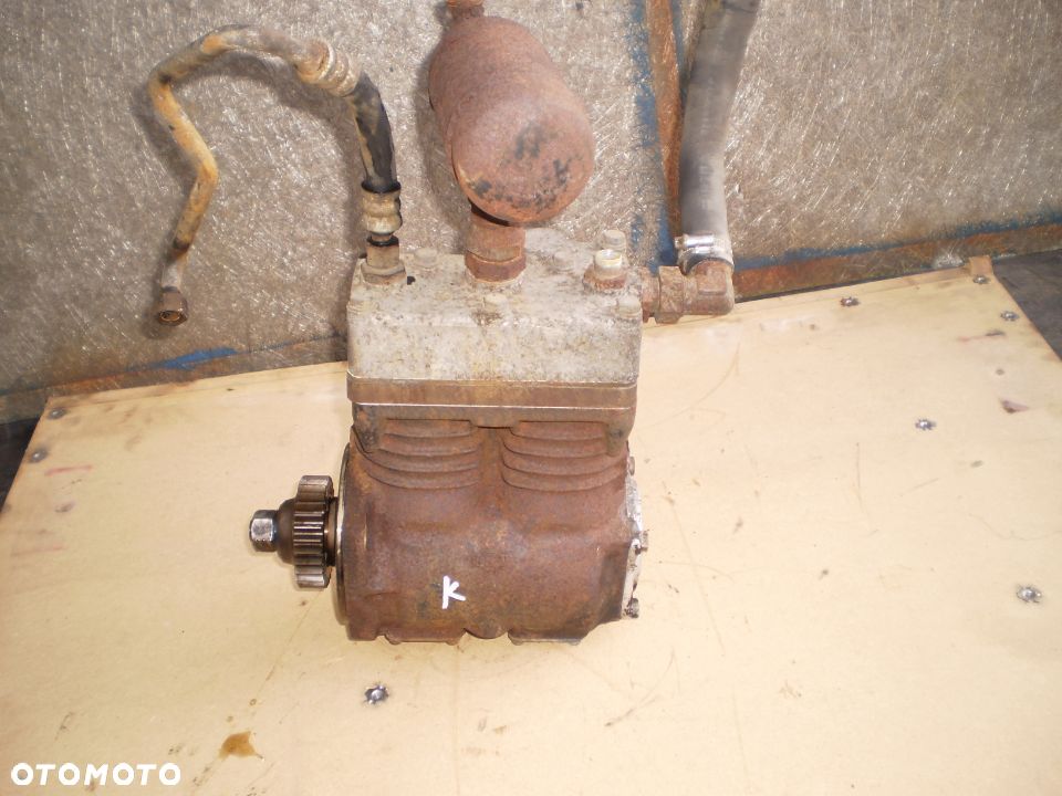 sprężarka powietrza RENAULT premium 420 DCI KNOR  5010339859 - 2