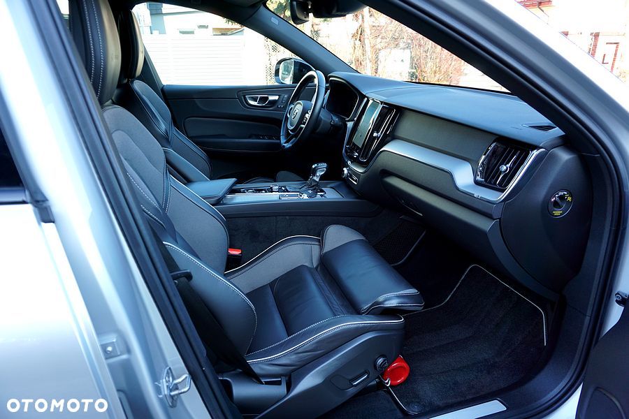 Volvo XC 60 D4 Geartronic RDesign - 28