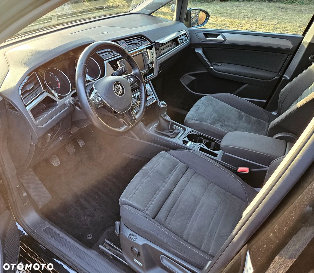 Volkswagen Touran 2.0 TDI SCR Comfortline - 18