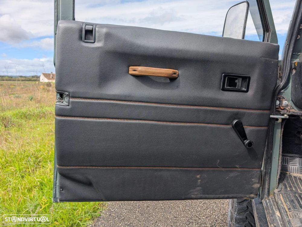 Land Rover Defender - 18