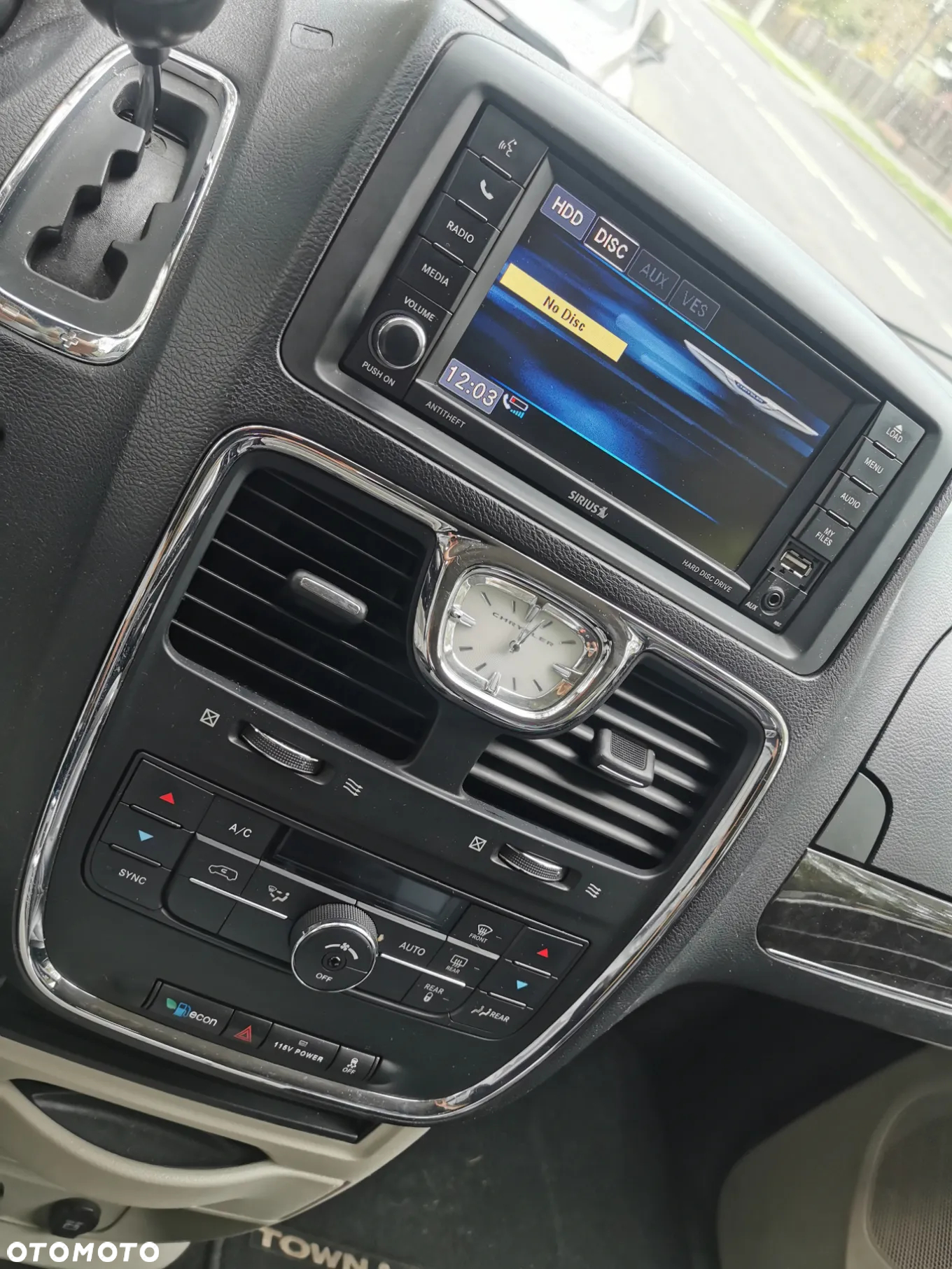 Chrysler Town & Country 3.8 Touring - 17