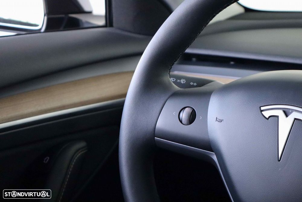 Tesla Model 3 - 18