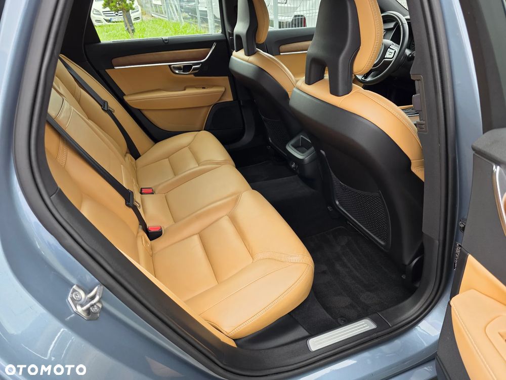 Volvo V90 D4 Inscription - 32