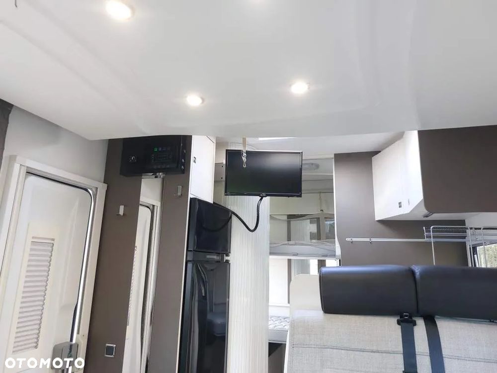 Ford ROLLER TEAM Kronos 5-Osobowy - 33