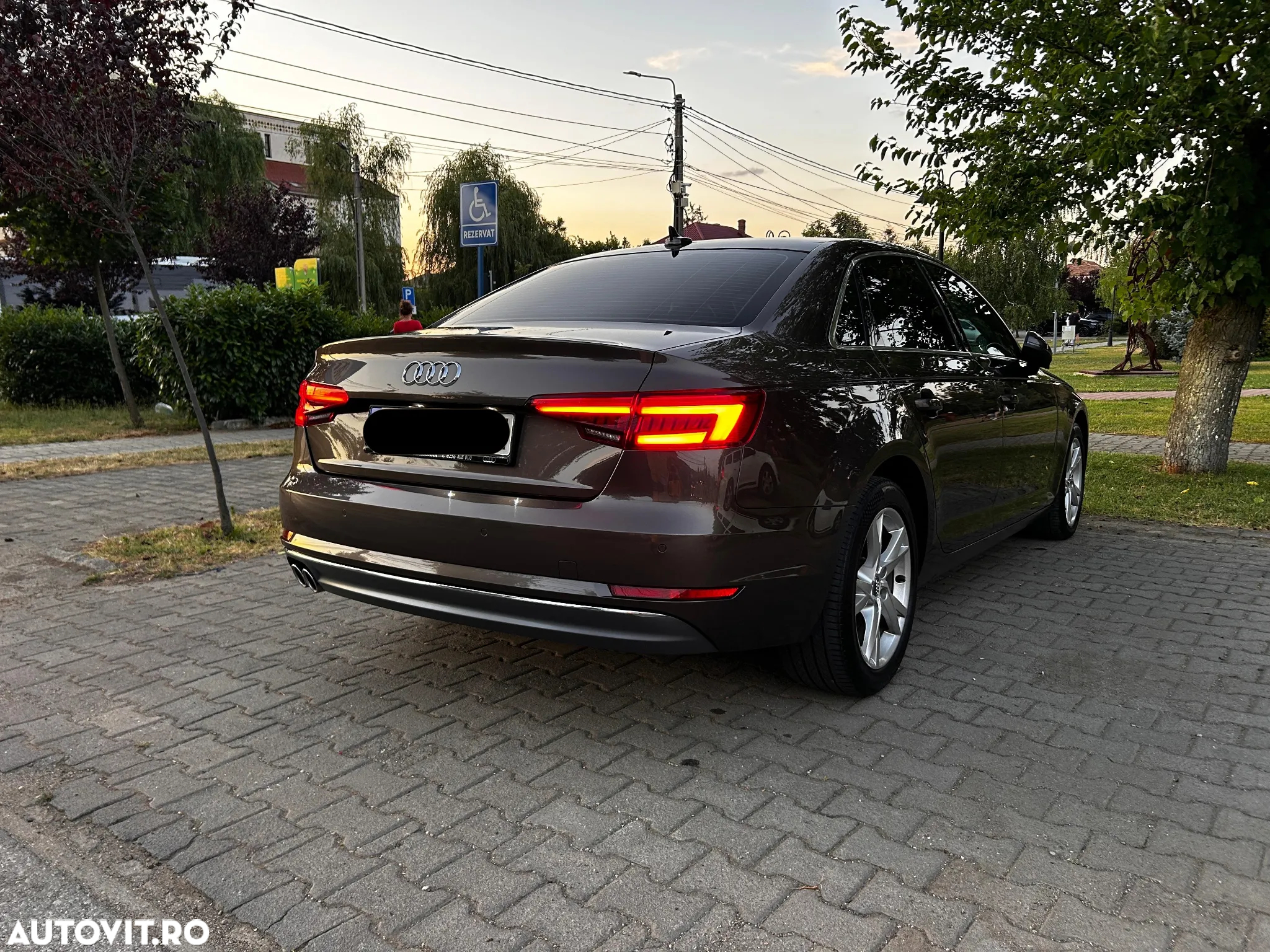 Audi A4 2.0 TDI S tronic Sport - 10