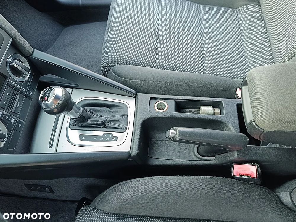 Audi A3 Sportback 1.6 TDI DPF Attraction S tronic - 20