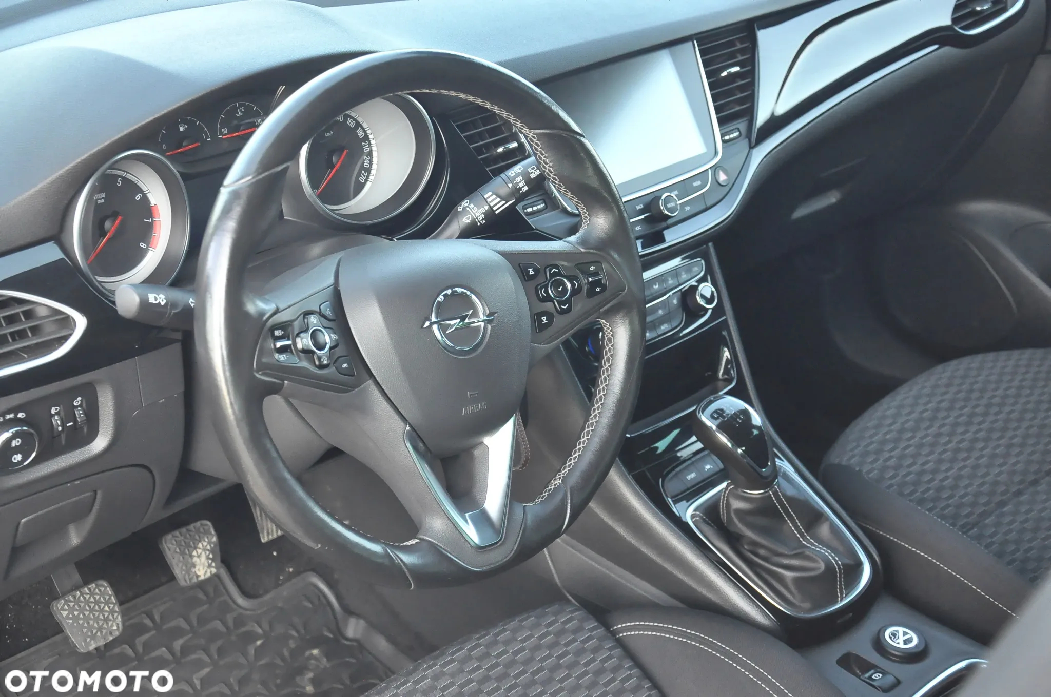 Opel Astra 1.4 Turbo Sports Tourer Active - 28