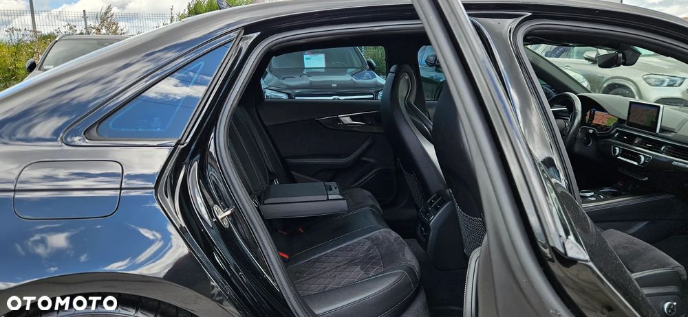 Audi S4 Limousine - 14