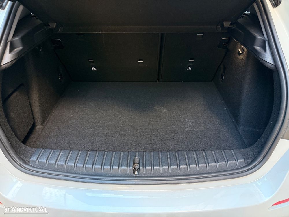 BMW 116 d Advantage — fotografia 12