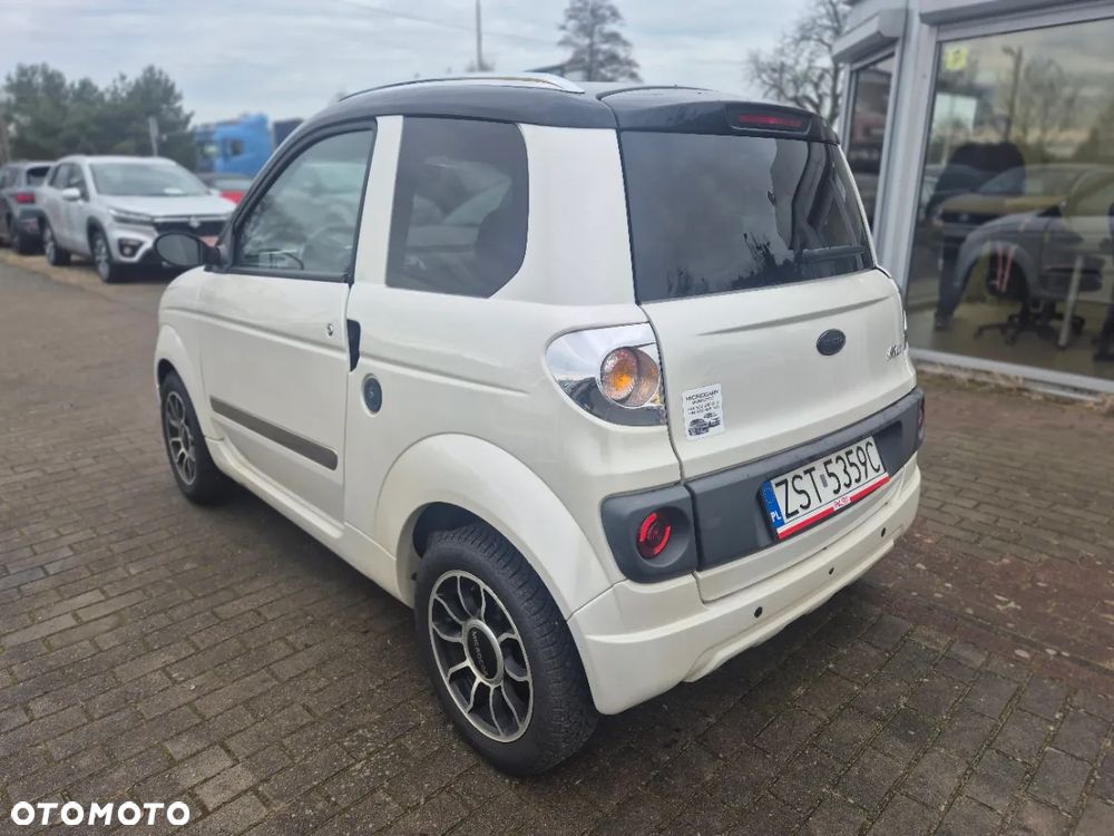 Microcar M.GO - 8