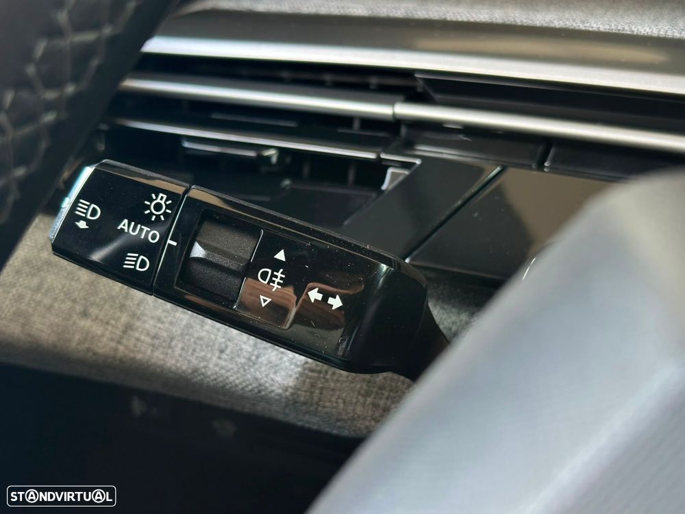 Peugeot 3008 1.2 Hybrid Allure e-DCS6 - 17