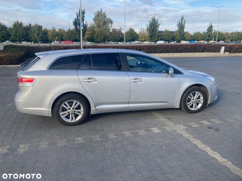 Toyota Avensis 1.8 Sol - 6