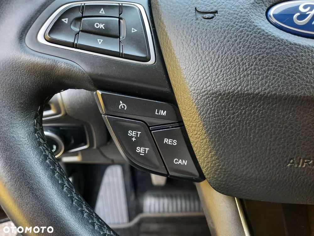 Ford Focus - 23