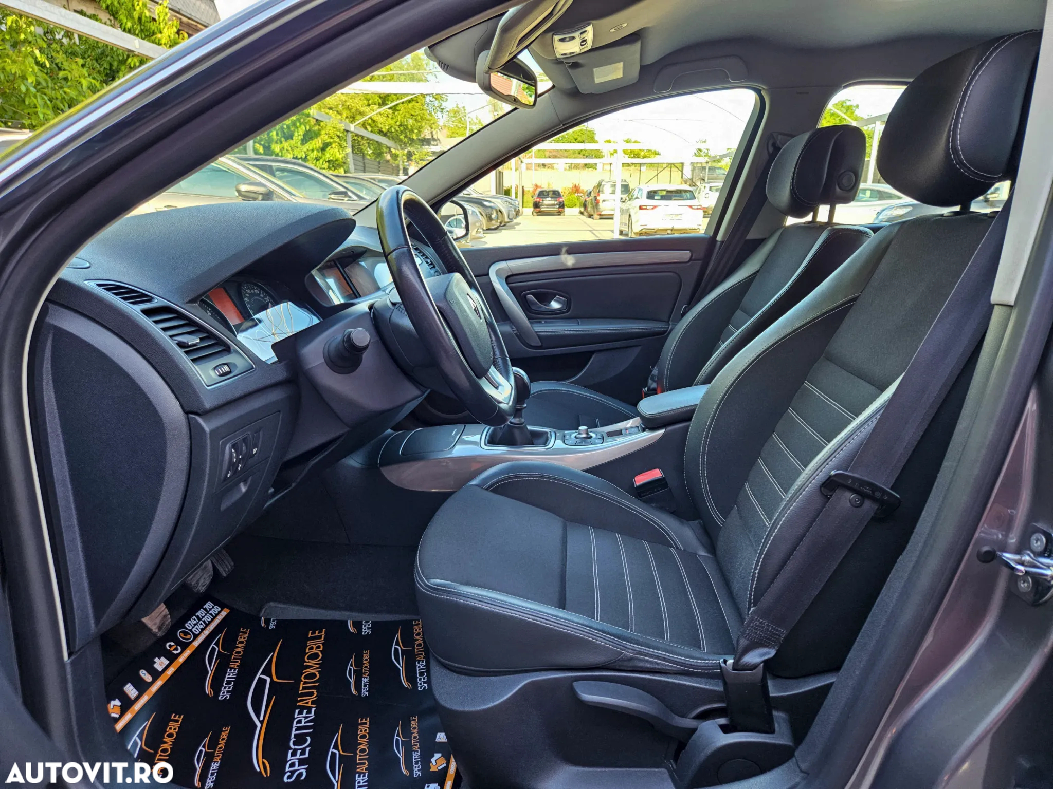 Renault Laguna dCi 110 FAP Limited - 10