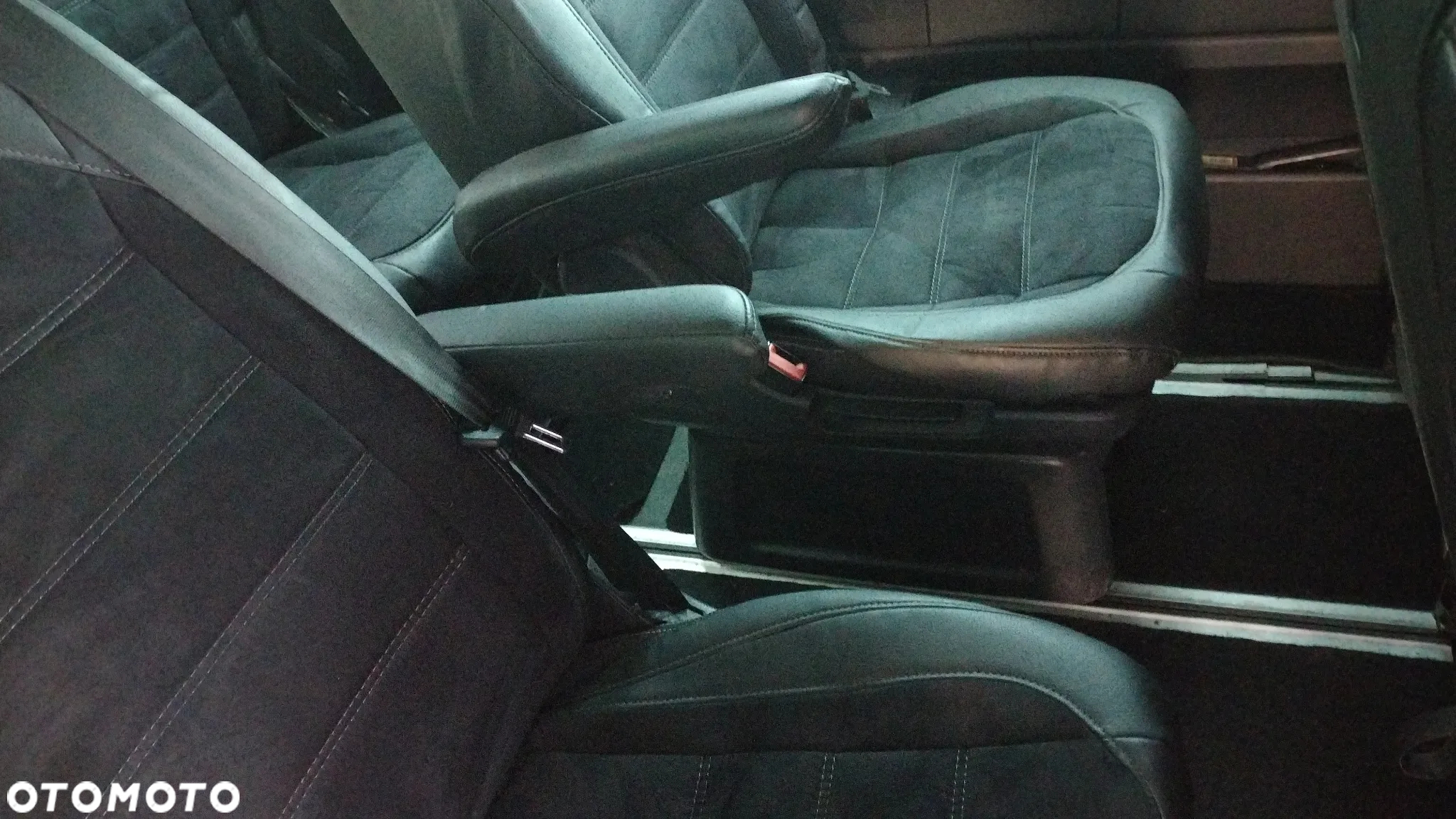 Volkswagen Multivan - 14