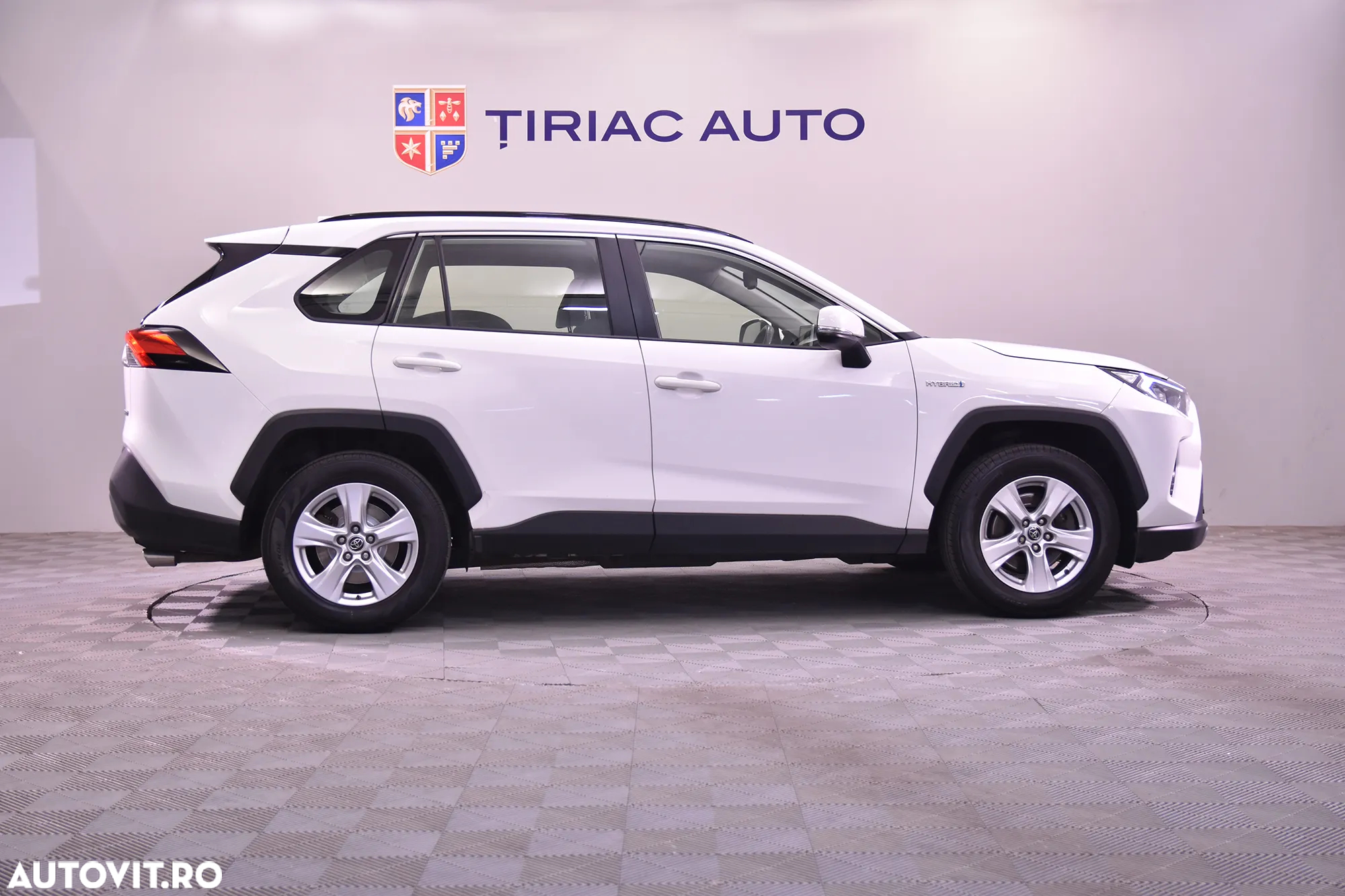 Toyota RAV4 - 6