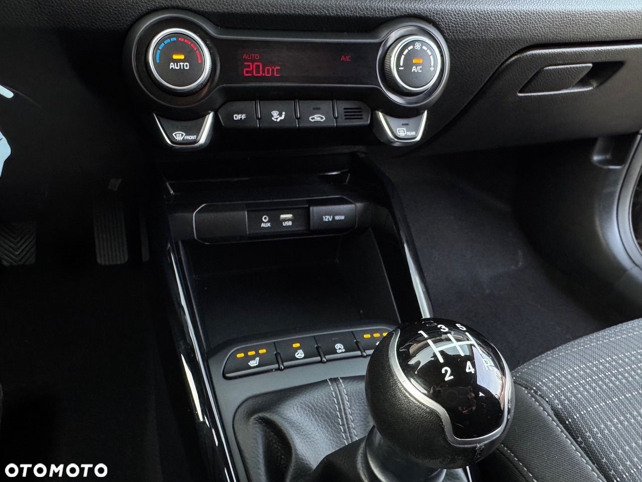 Kia Stonic - 23