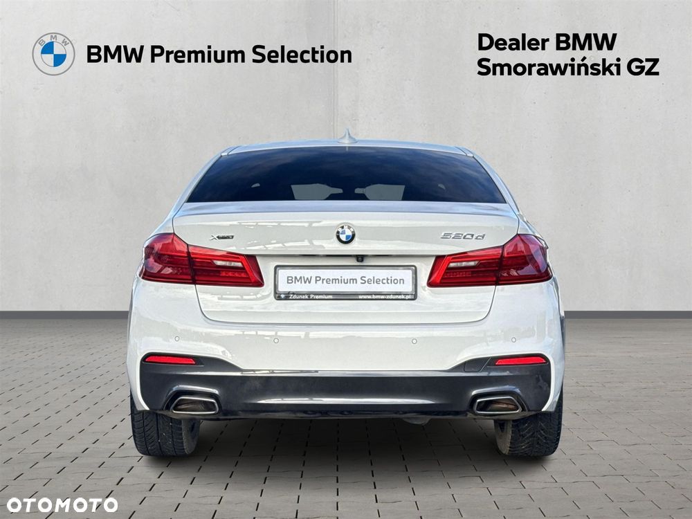 BMW Seria 5 520d xDrive - 24