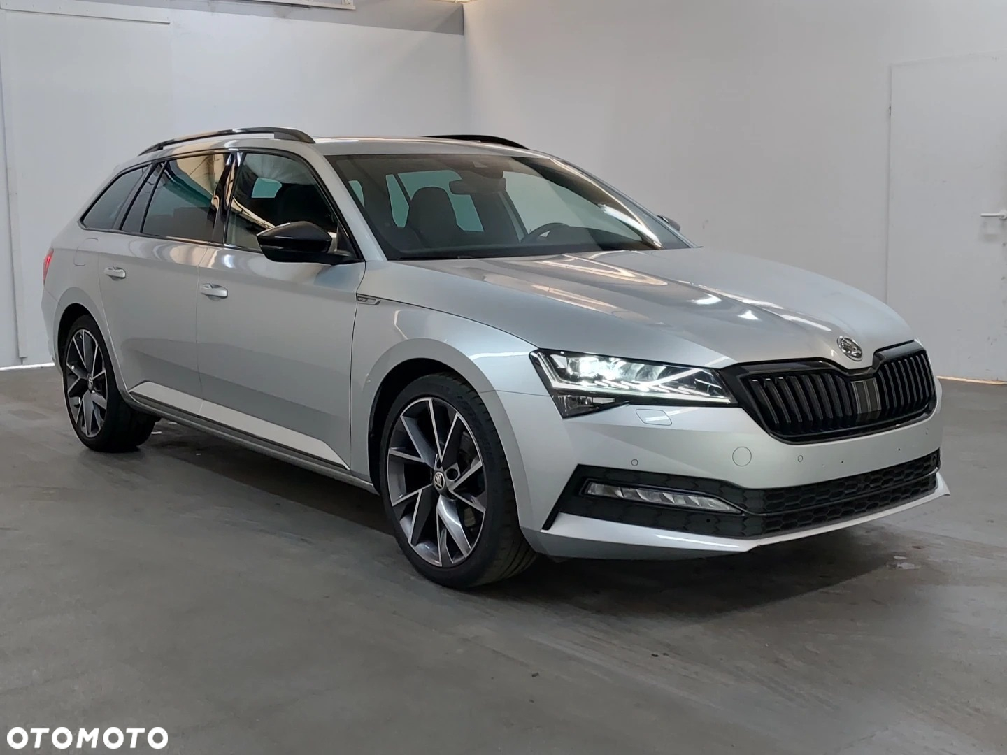 Skoda Superb 2.0 TDI 4x4 DSG Sportline - 2