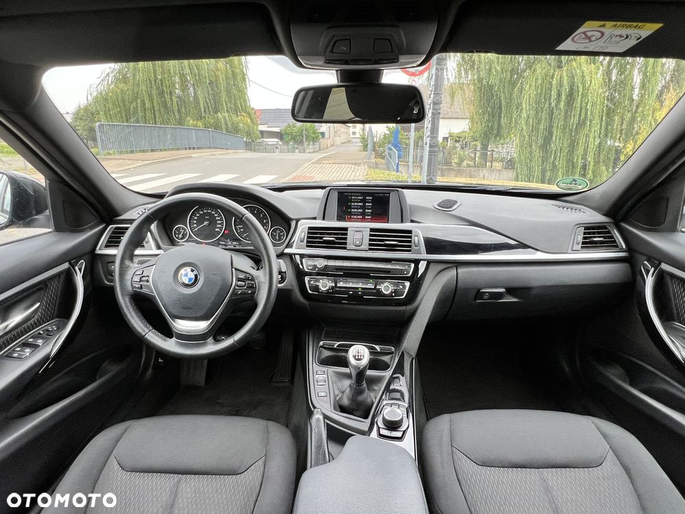 BMW Seria 3 320i Advantage - 4