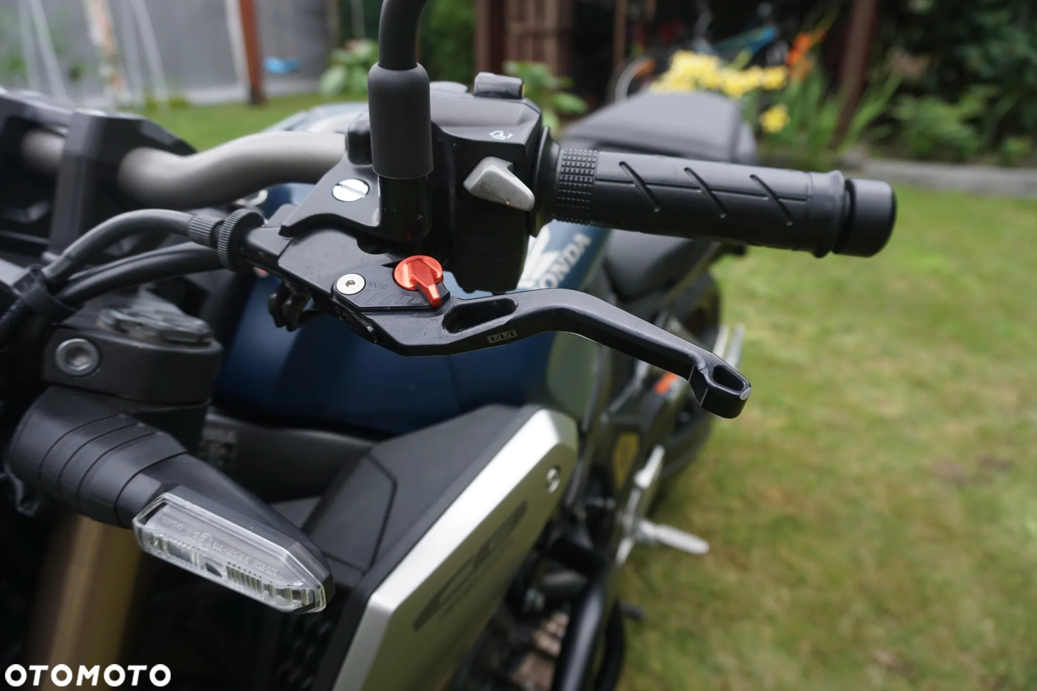 Honda CB - 8