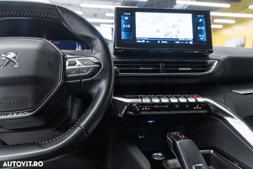 Peugeot 3008 1.2 PureTech Turbo S&S EAT8 Allure - 26