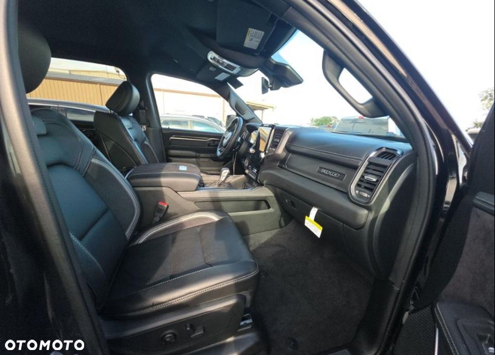 RAM 1500 - 12